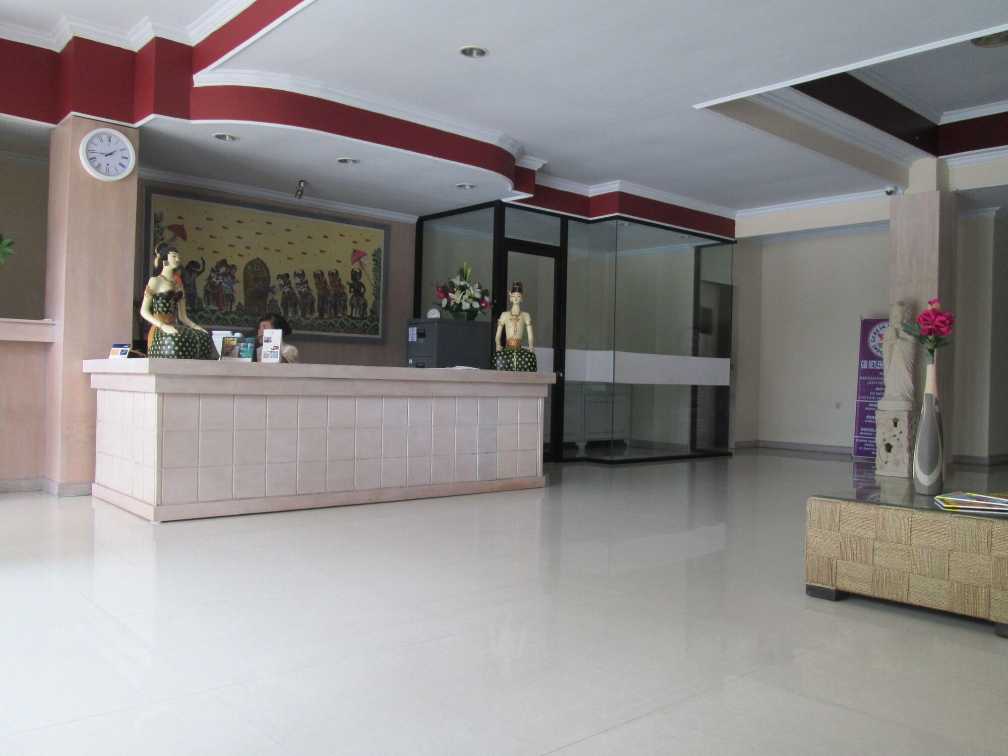 Puri Saron Denpasar Hotel Ngoại thất bức ảnh